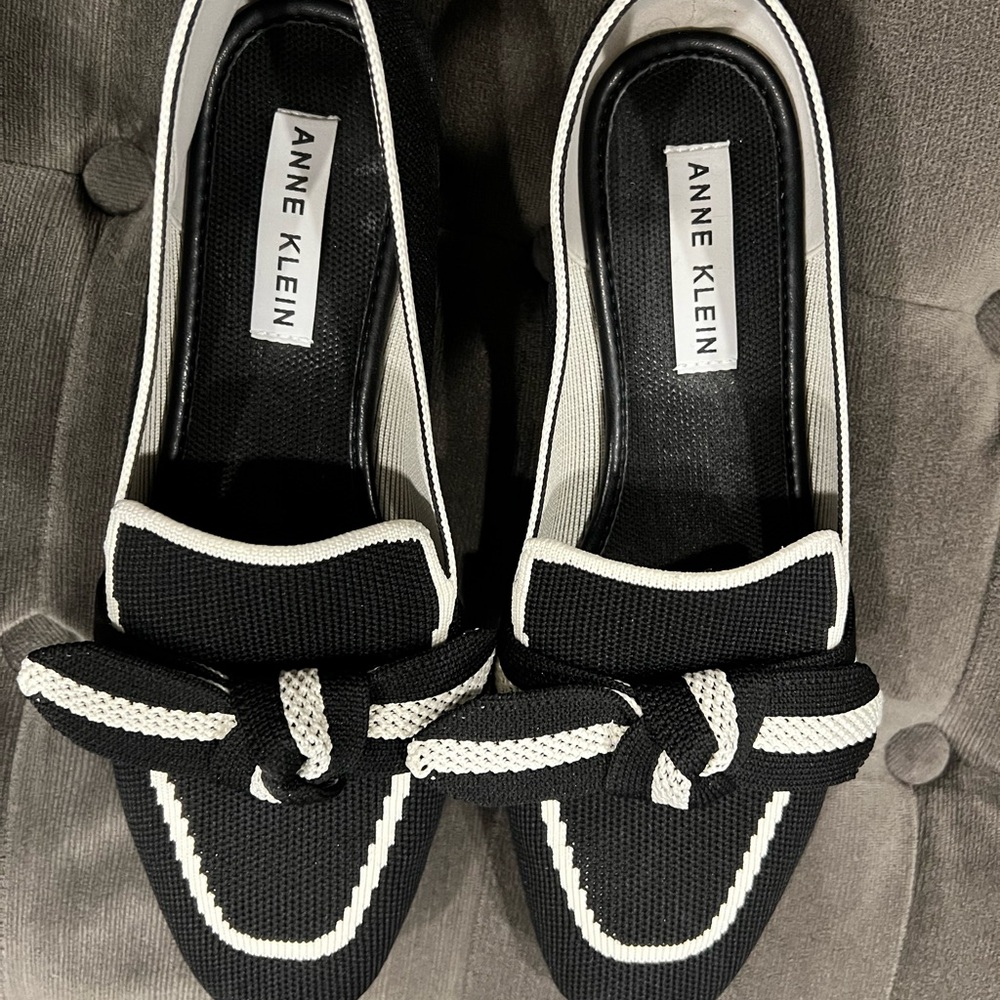 Anne Klein Black and White Knit Bow Loafers
